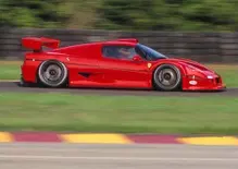 Più veloce di un prototipo e più rara di una hypercar. Ferrari F50 GT: l'arma letale di Maranello che non scese mai in pista compie 30 anni