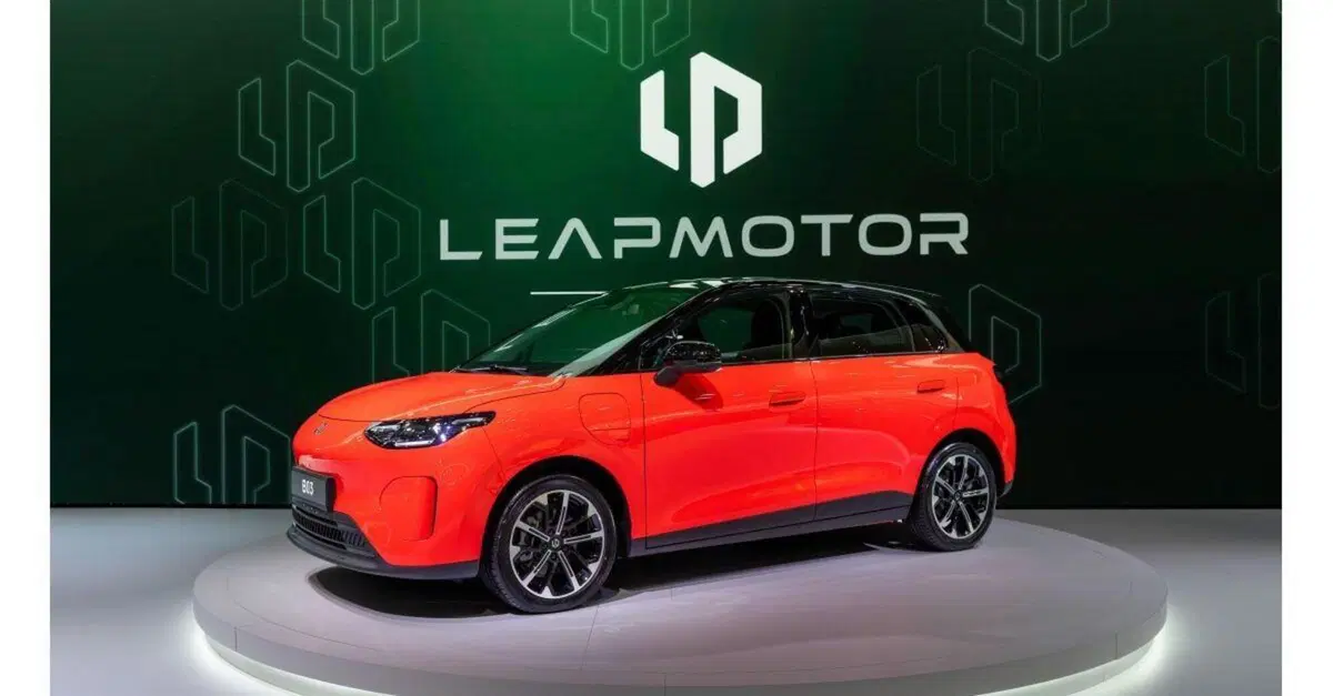 Leapmotor B03, debutta al Salone di Parigi: ecco la risposta cinese ai dazi europei