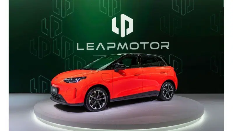 Leapmotor B03, debutta al Salone di Parigi: ecco la risposta cinese ai dazi europei
