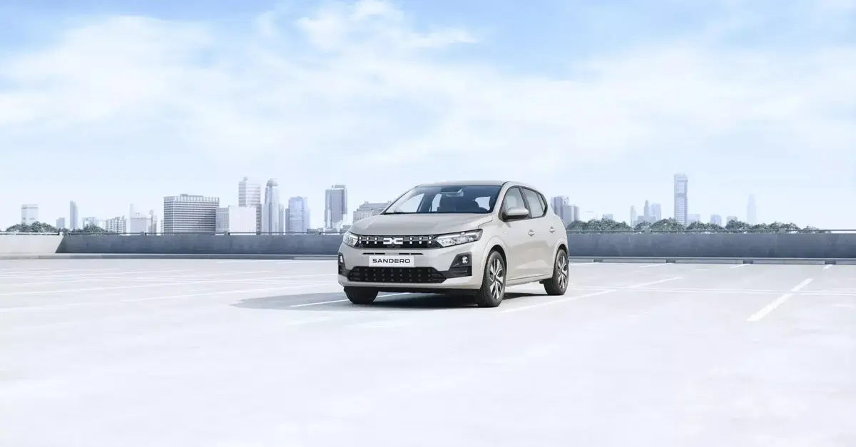 Dacia Sandero Streetway Full Hybrid, la novità più interessante è sotto il cofano: prezzi da 19.900 euro