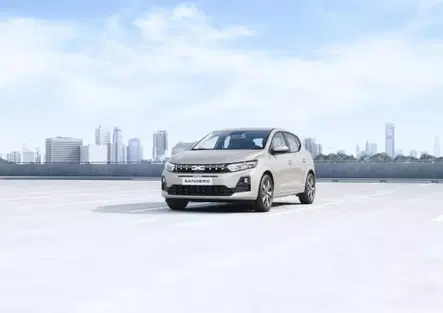 Dacia Sandero Streetway Full Hybrid, la novità più interessante è sotto il cofano: prezzi da 19.900 euro