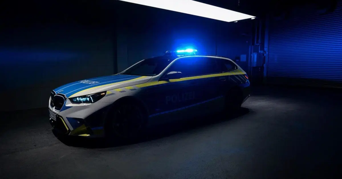BMW M5 Touring diventa un'auto della Polizia tedesca: la vedremo davvero su strada?
