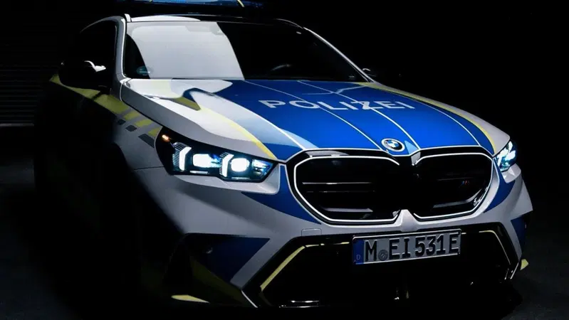 BMW M5 Touring diventa un'auto della Polizia tedesca: la vedremo davvero su strada?