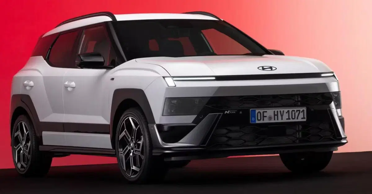 Hyundai Bayon N Line, il SUV cambia volto: design più sportivo, interni digitali e arriva la full hybrid