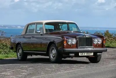 La Rolls-Royce di Noel Gallagher va all’asta: quanto costa l’auto simbolo degli Oasis