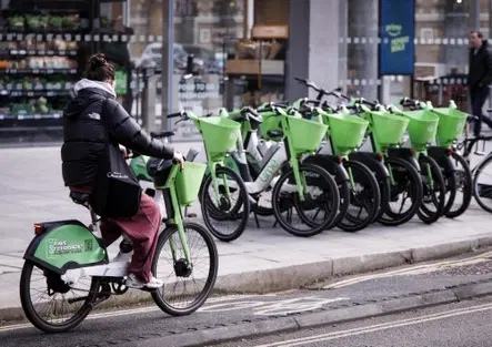 Bici elettriche, ora arriva il “velox” anche per loro: multe fino a 15mila euro per chi bara