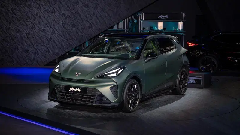 Cupra Raval, svelata a Parigi la versione firmata ABT: un look tutto nuovo per la piccola elettrica