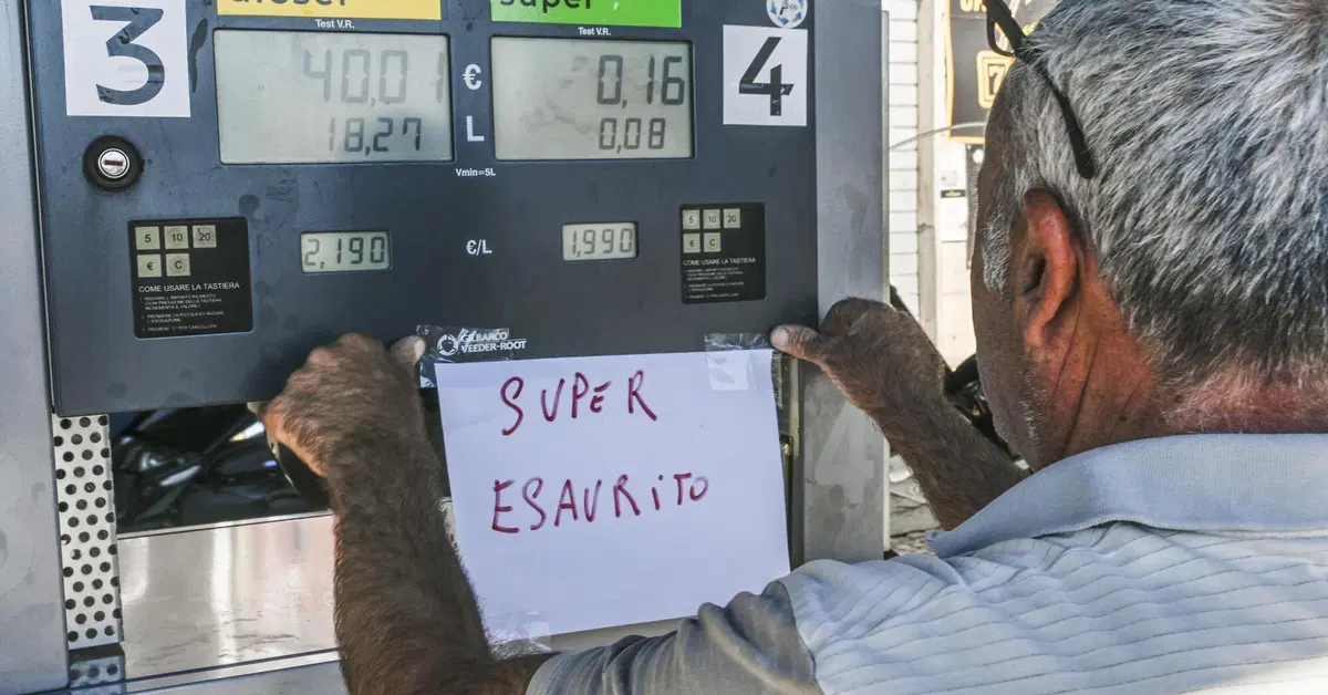 Carburante, stazioni Eni a secco: il blocco di Taranto ferma le consegne anche in Calabria