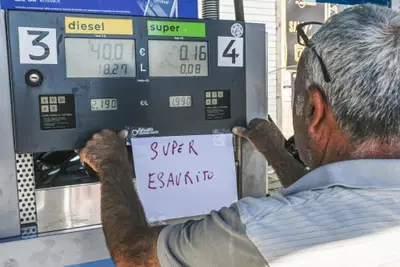 Carburante, stazioni Eni a secco: il blocco di Taranto ferma le consegne anche in Calabria