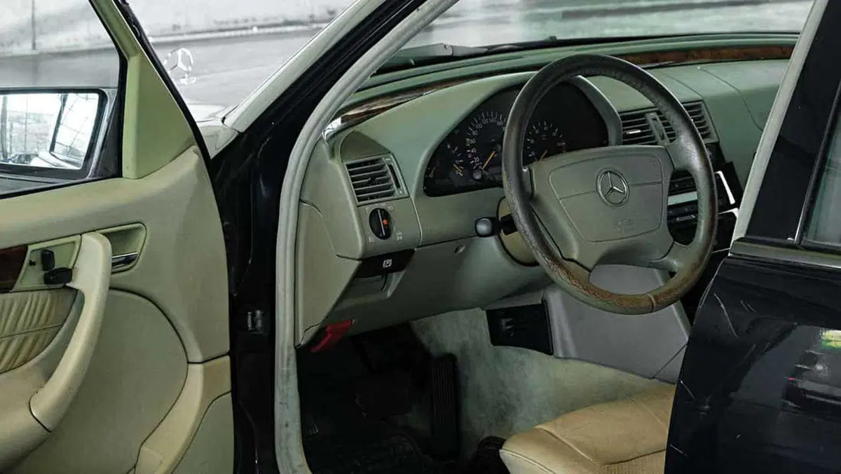 Niki Lauda, all’asta la sua Mercedes a meno di 8.000 euro: ma c’è un dettaglio da non sottovalutare (11)