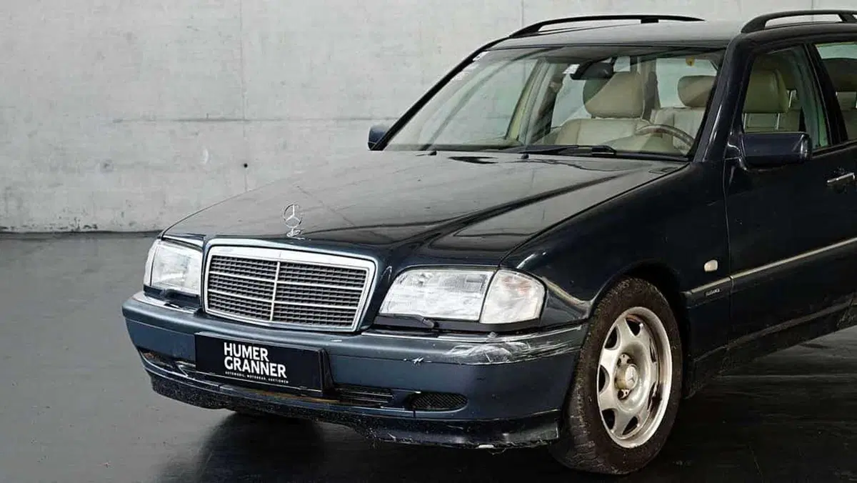 Niki Lauda, all’asta la sua Mercedes a meno di 8.000 euro: ma c’è un dettaglio da non sottovalutare (12)