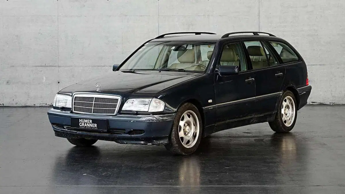 Niki Lauda, all’asta la sua Mercedes a meno di 8.000 euro: ma c’è un dettaglio da non sottovalutare (13)