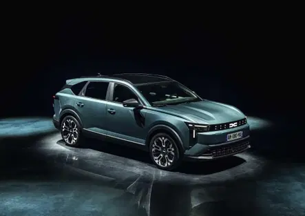 Dacia Striker: il crossover che sfida i SUV tradizionali (e i listini), ecco i prezzi ufficiali 