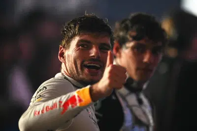 Antonelli da sogno verso il titolo mondiale, ma la Red Bull fa paura: il capolavoro del motore Ford e il caos FIA a Singapore