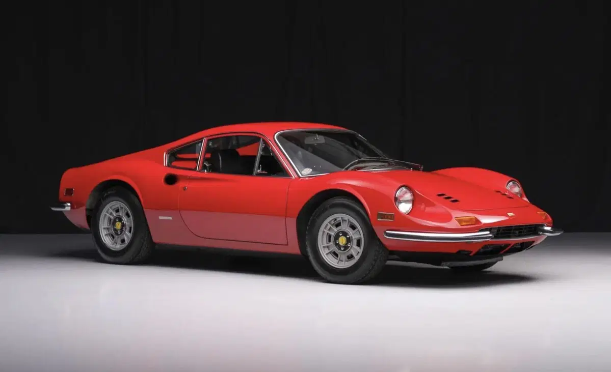 Ford, Jim Farley perde una Ferrari Dino all’asta: rilancio da 365.000 dollari, ma l’affare sfuma (2)