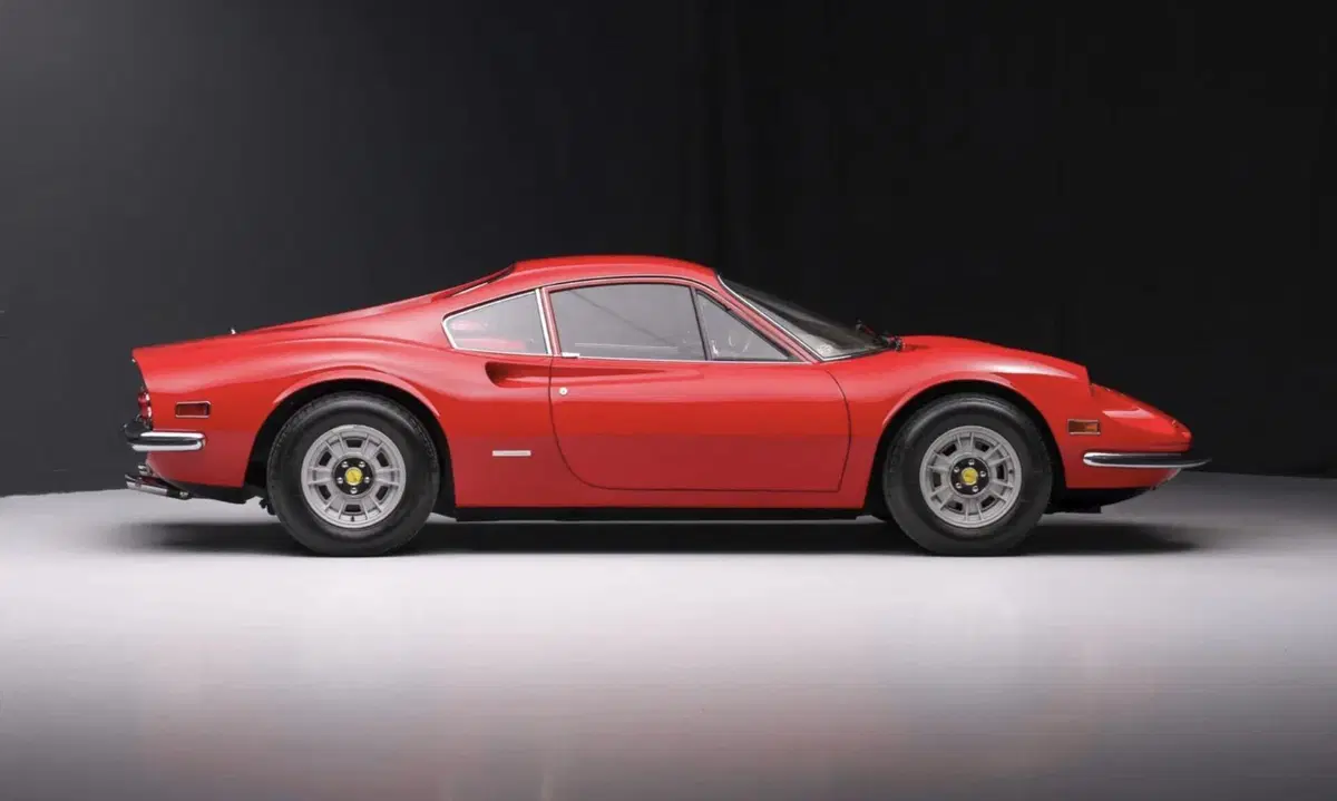 Ford, Jim Farley perde una Ferrari Dino all’asta: rilancio da 365.000 dollari, ma l’affare sfuma (3)