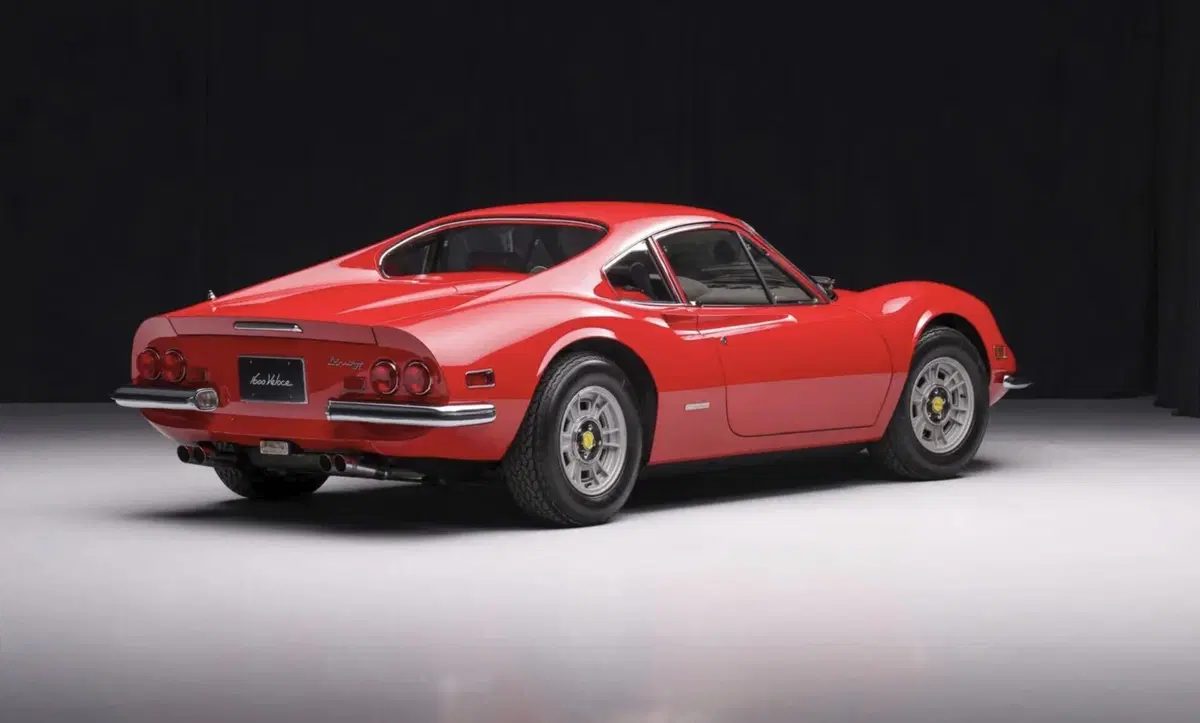 Ford, Jim Farley perde una Ferrari Dino all’asta: rilancio da 365.000 dollari, ma l’affare sfuma (4)