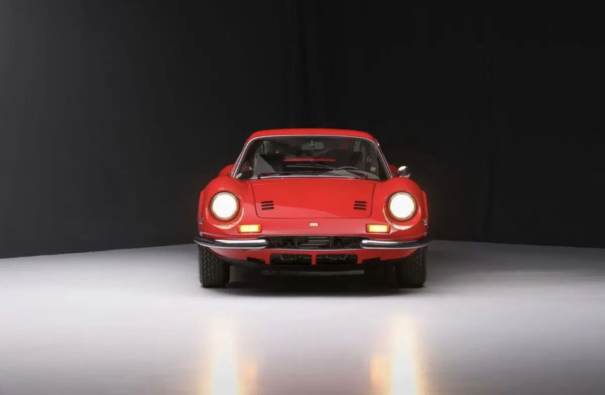Ford, Jim Farley perde una Ferrari Dino all’asta: rilancio da 365.000 dollari, ma l’affare sfuma (7)