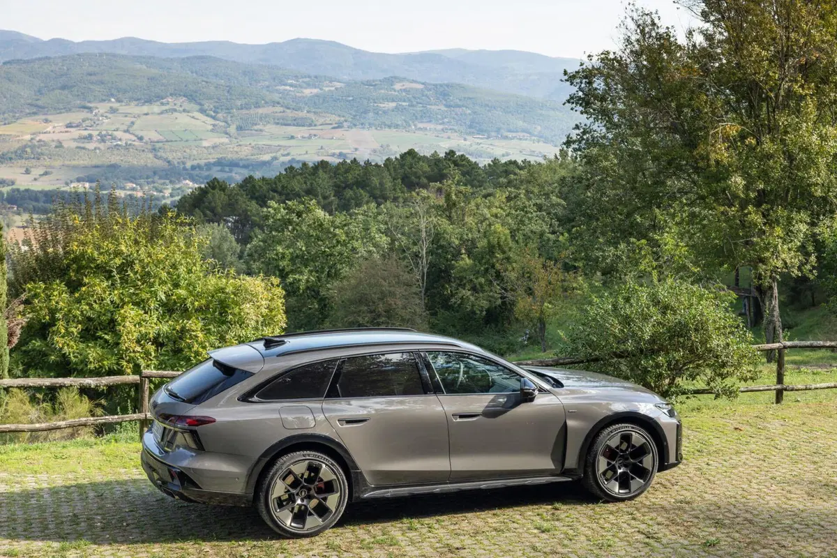 Nuova Audi A6 allroad: il ritorno del V6 diesel che sfida l'era elettrica [VIDEO] (8)