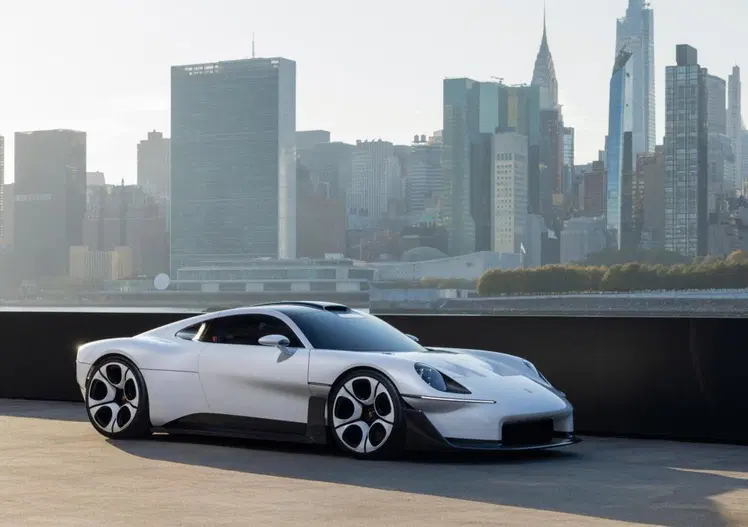 Porsche Mission S, il futuro secondo Porsche è a motore centrale e (quasi) senza schermi