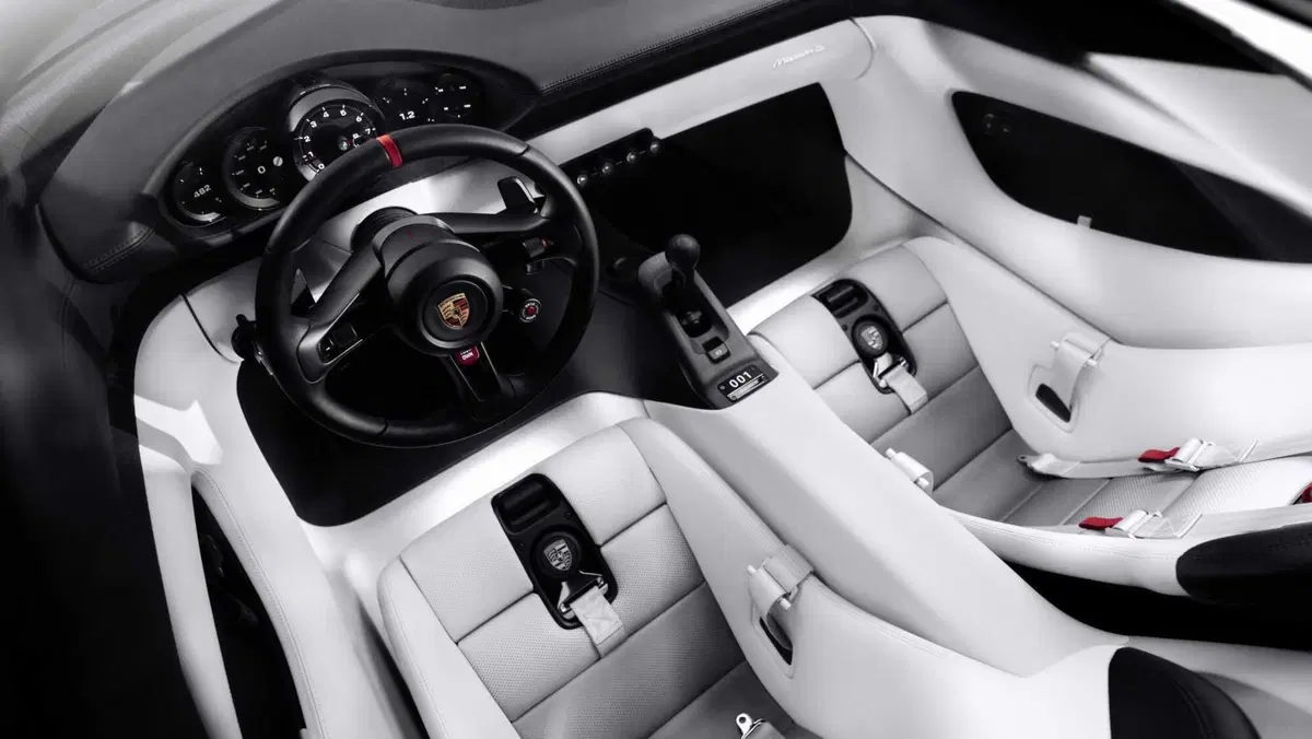 Porsche Mission S, gli interni essenziali (4)