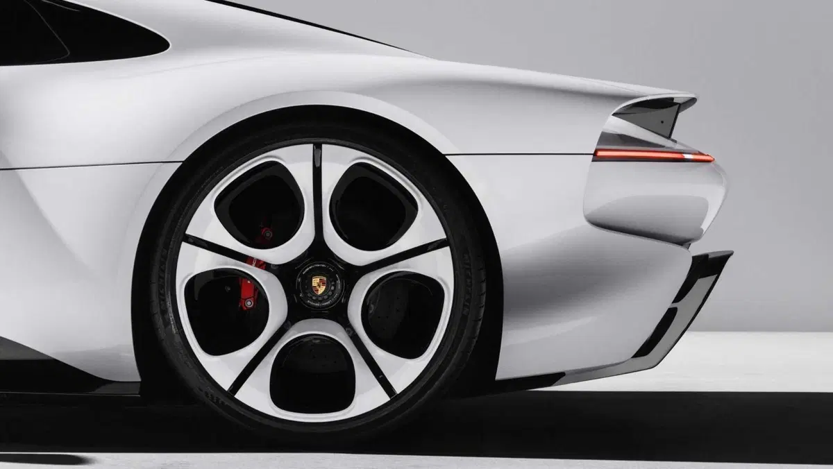 Porsche Mission S, il futuro secondo Porsche parte togliendo gli schermi