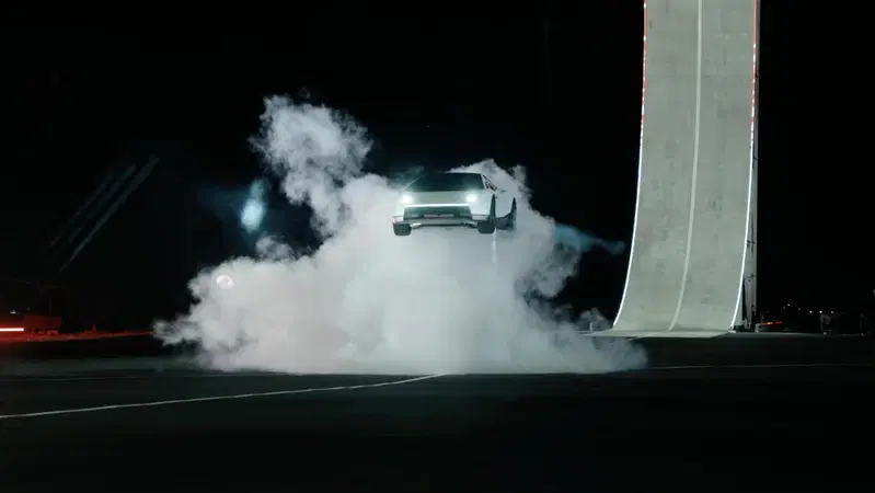 Tesla Roadster, Musk sempre più pazzo: vola davvero, va a testa in giù e fa 0-96 km/h in 0,81 secondi [VIDEO]
