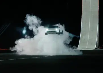 Tesla Roadster, Musk sempre più pazzo: vola davvero, va a testa in giù e fa 0-96 km/h in 0,81 secondi [VIDEO]