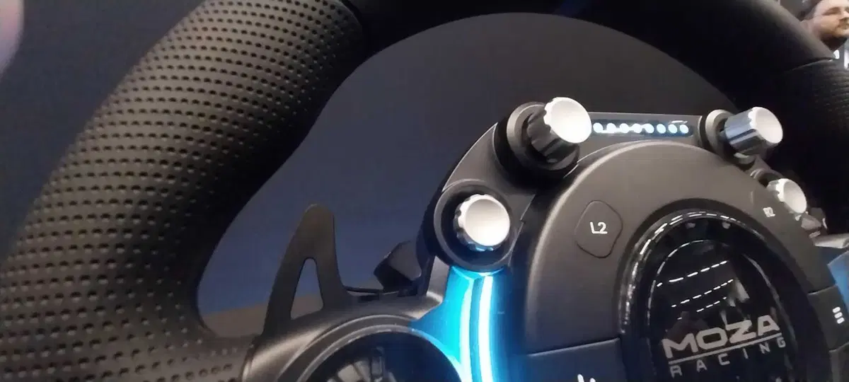 Base MOZA R5S e volante Gran Turismo (4)