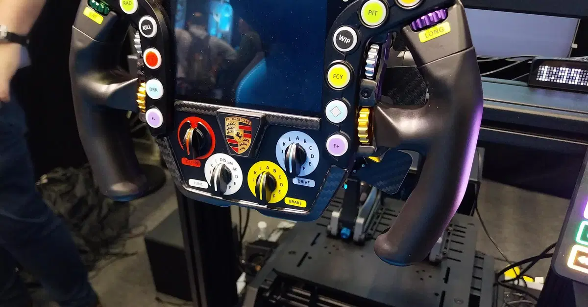 Simracing EXPO 26. Con Sim-Lab un volante professionale a casa vostra