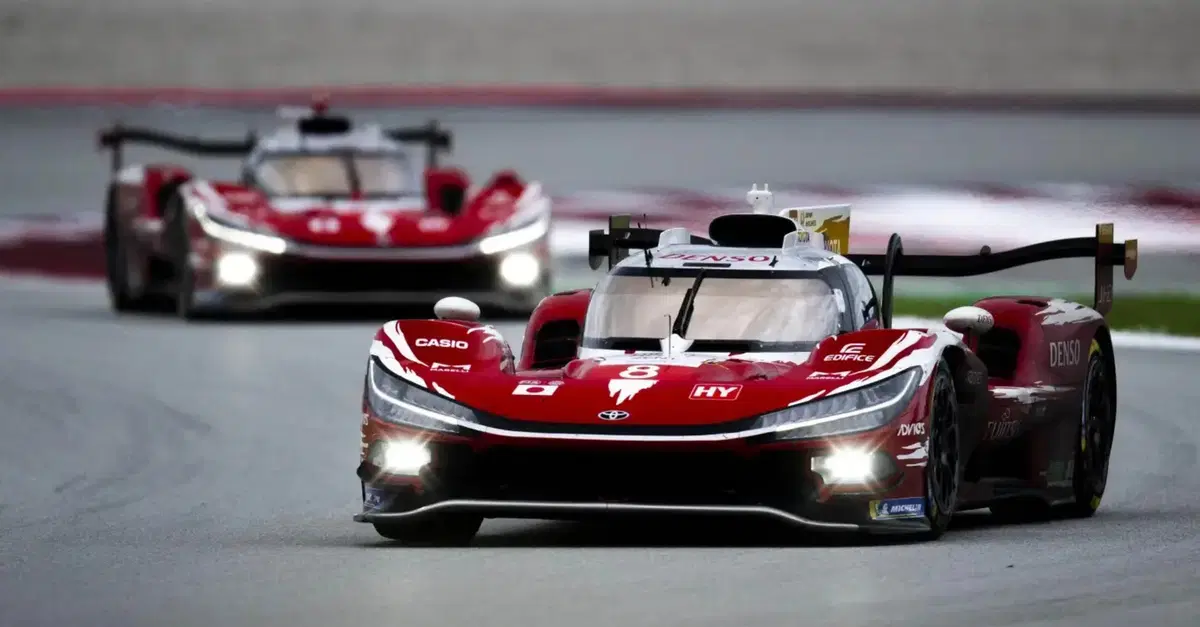 Toyota regna a Barcellona ed è Campione: il trionfo dal box e l'applauso d'onore Ferrari che abdica