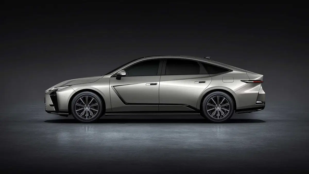 Lexus ES (2026-->>) (3)