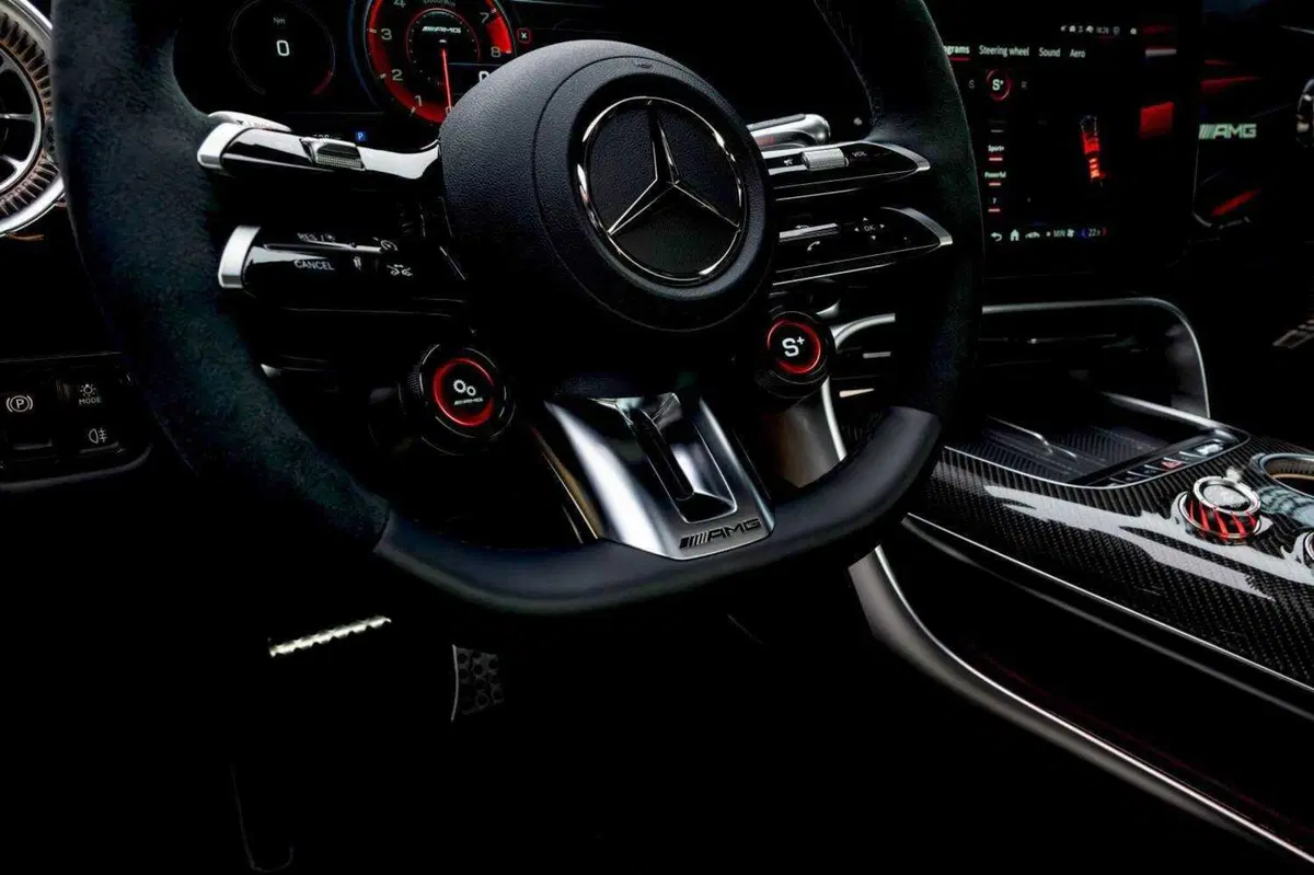 Mercedes-AMG GT SUV, 1.169 CV e 2.000 Nm: il SUV elettrico che sfida le supercar (12)