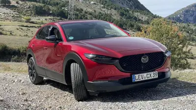 Mazda CX-30 2027: il test consumi con il 2.5 e-Skyactiv G tra le curve dell'Albania [VIDEO]
