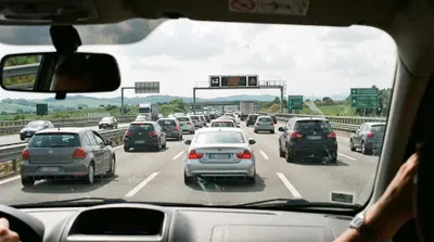 Corsia centrale e sorpasso a destra in autostrada: cosa cambia con il nuovo Codice della Strada