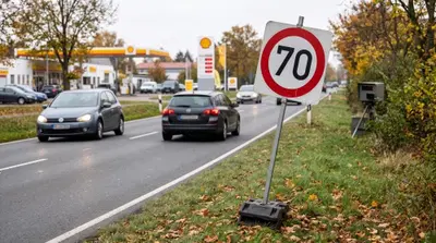 Autovelox, cambia il limite di velocità con un cartello falso: quasi 400 multe annullate, è caccia al responsabile