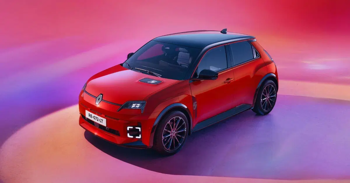 Renault 5 E-tech: la più economica si aggiorna e arriva con più potenza e la ricarica veloce di serie