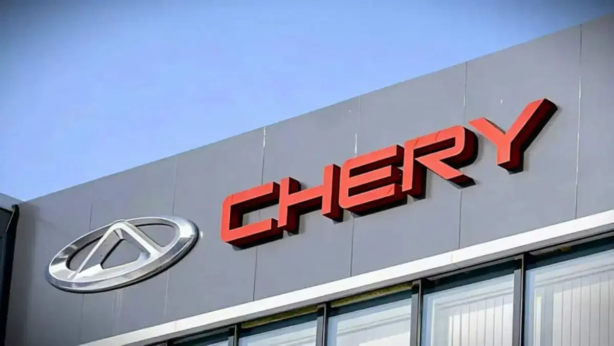 Chery, batterie rivoluzionarie: ricarica 12C e tecnologia allo stato solido da 400 Wh/kg