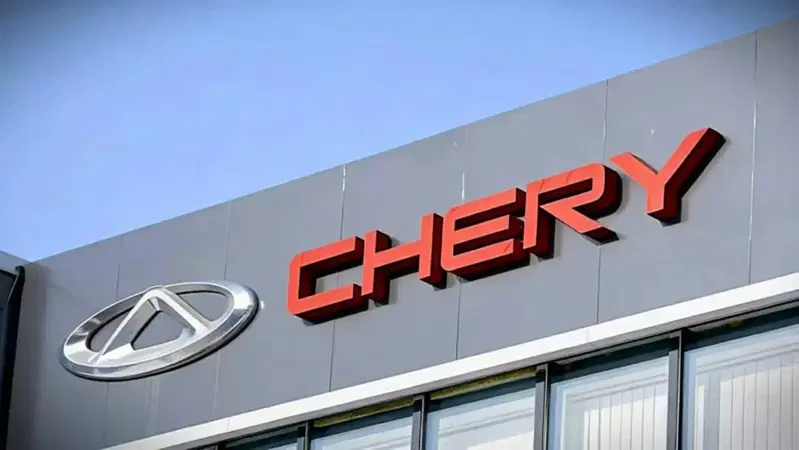 Chery, batterie rivoluzionarie: ricarica 12C e tecnologia allo stato solido da 400 Wh/kg