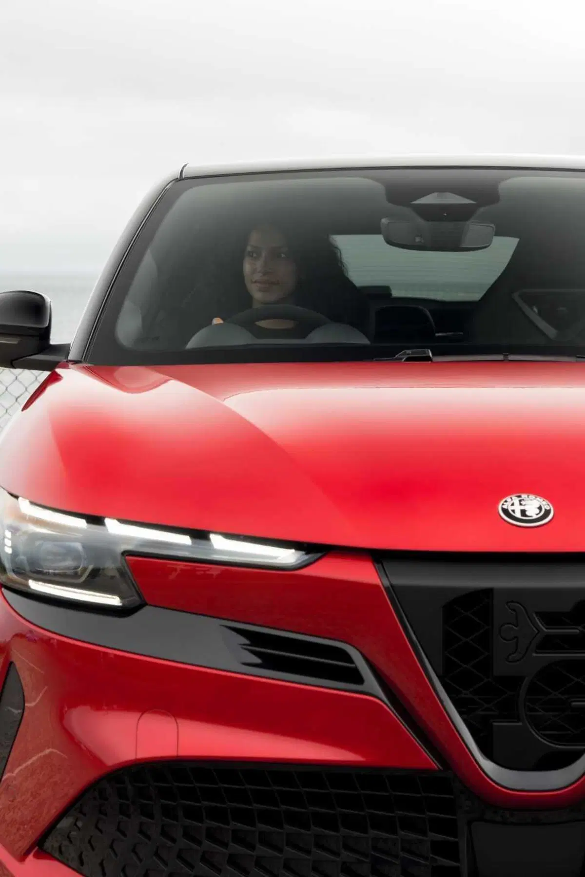 Alfa Romeo meglio di Tinder? Il Biscione si trasforma in Cupido con la Junior Elettrica (3)