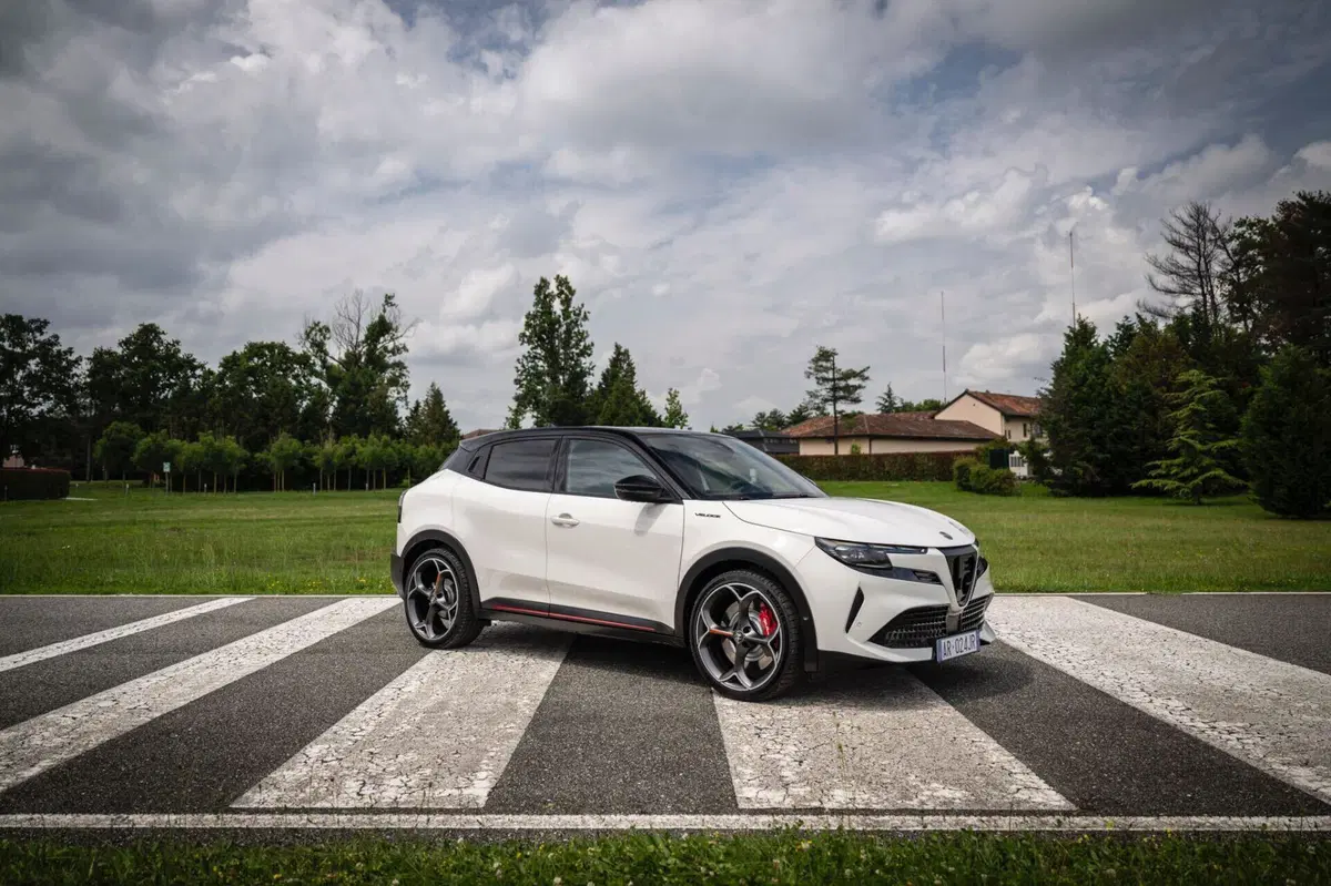 Alfa Romeo Junior: motorizzazioni, allestimenti, optional e prezzi. Guida all’acquisto (6)