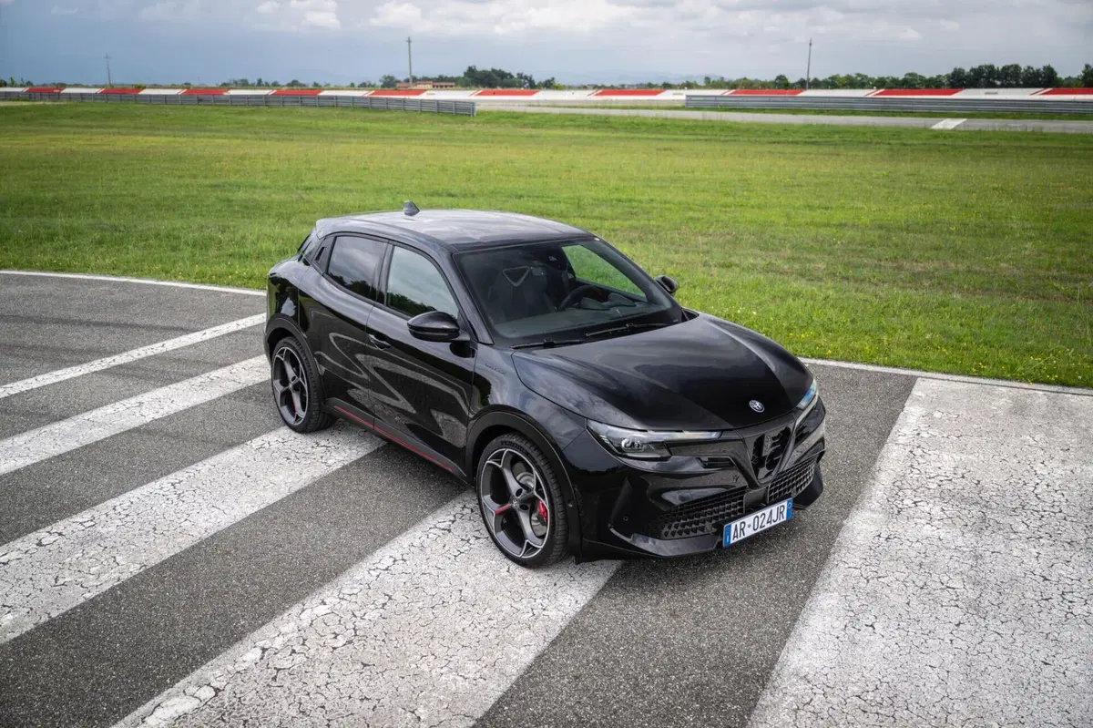 Alfa Romeo Junior: motorizzazioni, allestimenti, optional e prezzi. Guida all’acquisto (8)