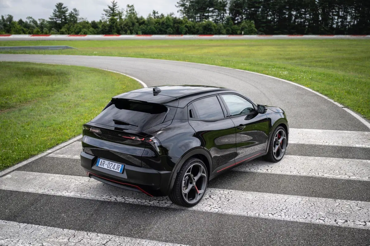 Alfa Romeo Junior: motorizzazioni, allestimenti, optional e prezzi. Guida all’acquisto (9)