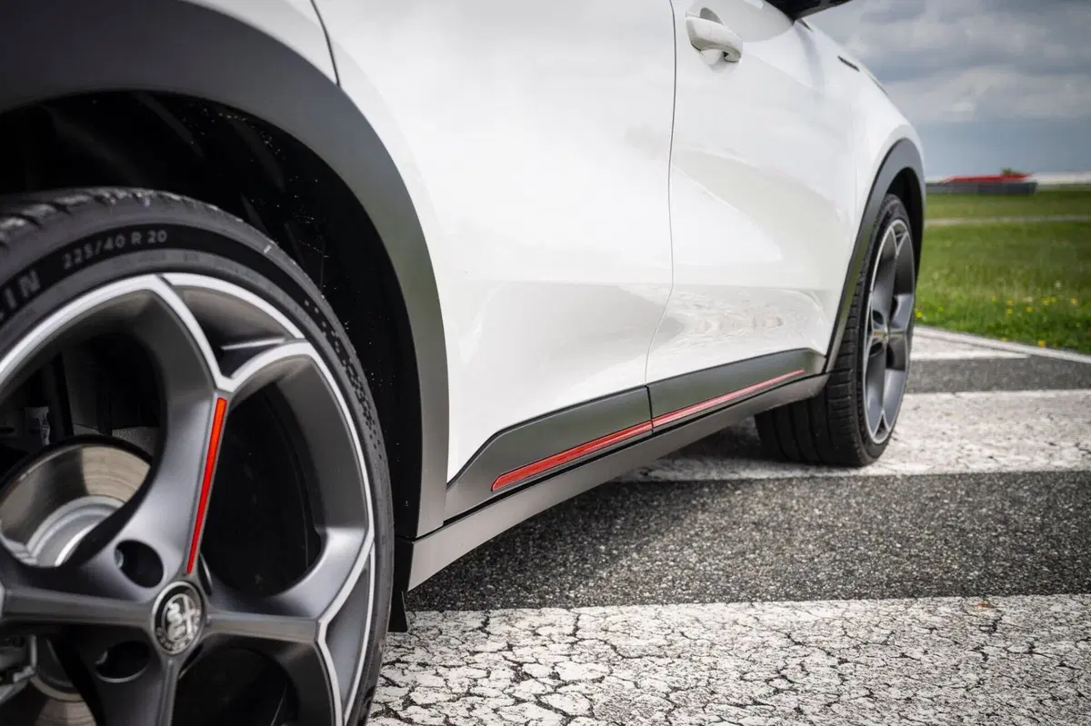 Alfa Romeo Junior: motorizzazioni, allestimenti, optional e prezzi. Guida all’acquisto (11)