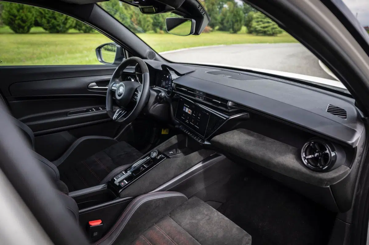 Alfa Romeo Junior: motorizzazioni, allestimenti, optional e prezzi. Guida all’acquisto (14)