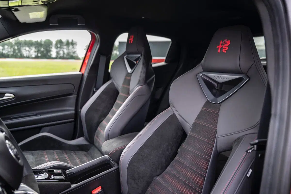 Alfa Romeo Junior: motorizzazioni, allestimenti, optional e prezzi. Guida all’acquisto (15)