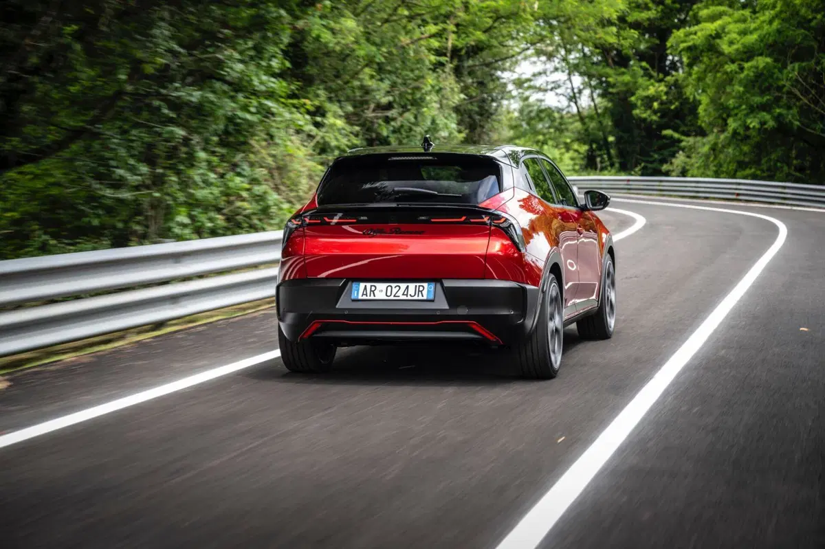 Alfa Romeo Junior: motorizzazioni, allestimenti, optional e prezzi. Guida all’acquisto (25)