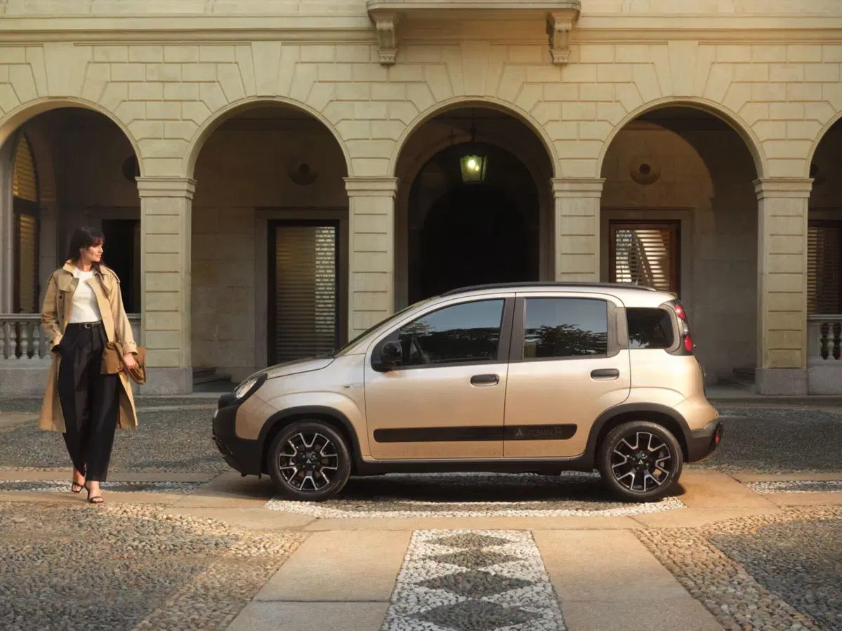 Fiat Pandina Tributo Autobianchi: l'omaggio di Stellantis alla Y10 (11)