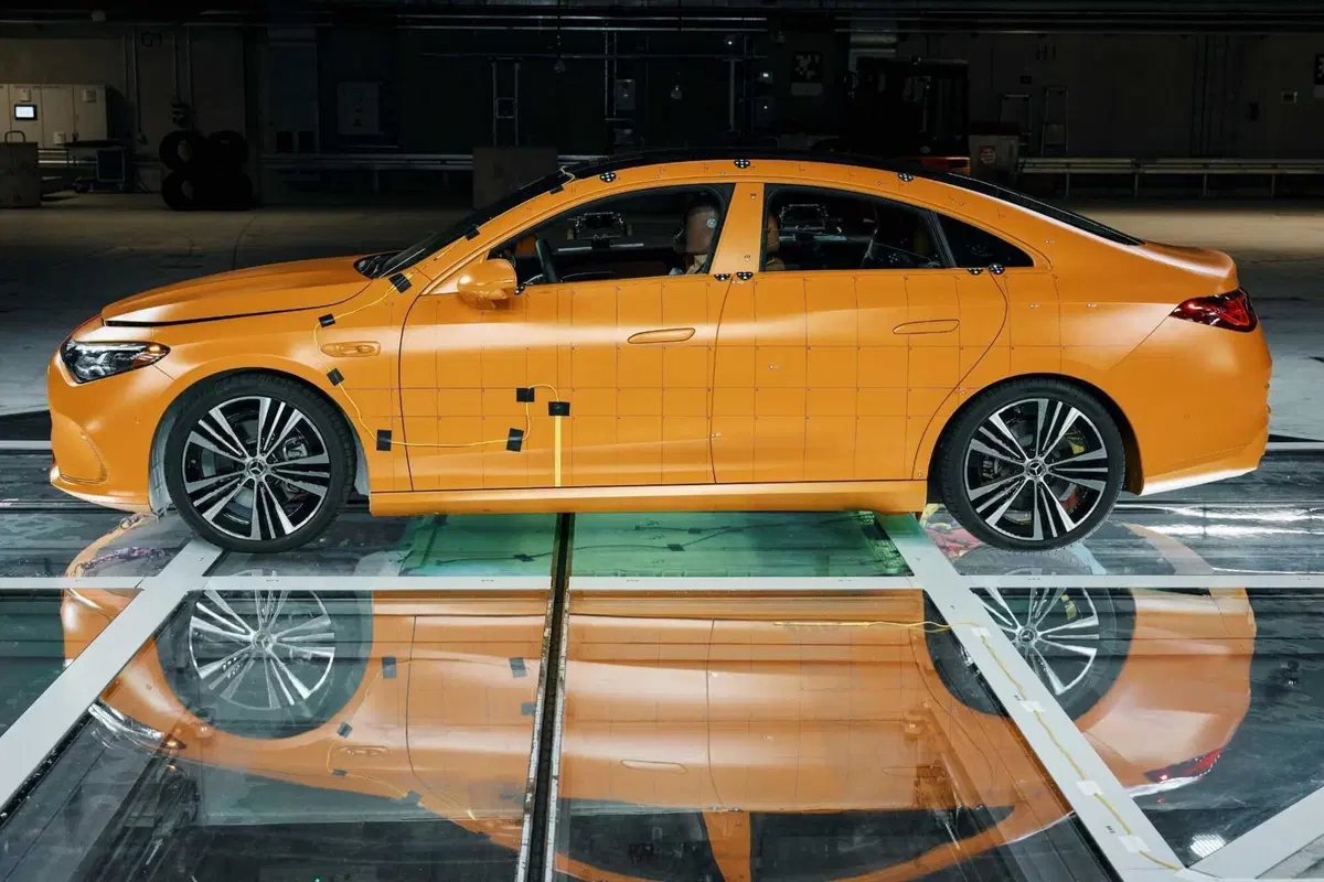 Dentro il laboratorio segreto Mercedes: il video dell’impatto tra due CLA che spiega come nasce un’auto sicura (4)