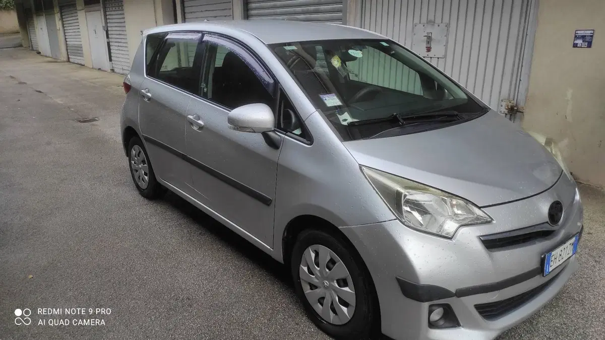 Toyota Verso-S usata a Caserta (5)